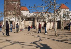 Mathildenhhe Leute06 13x18 28.3.2004